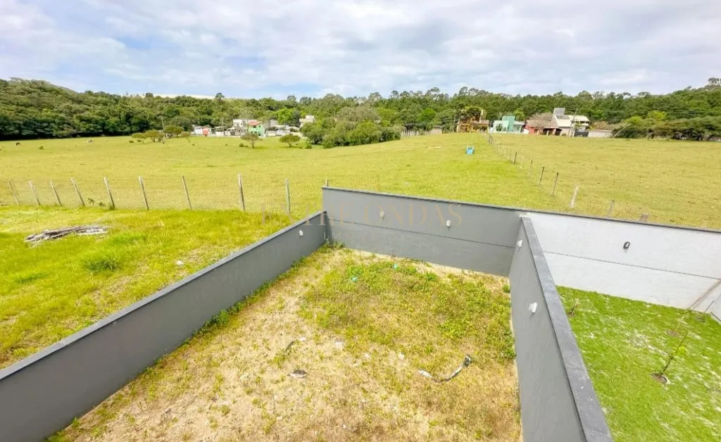 3-bedroom house with a mountain view in Florianópolis — photo 7