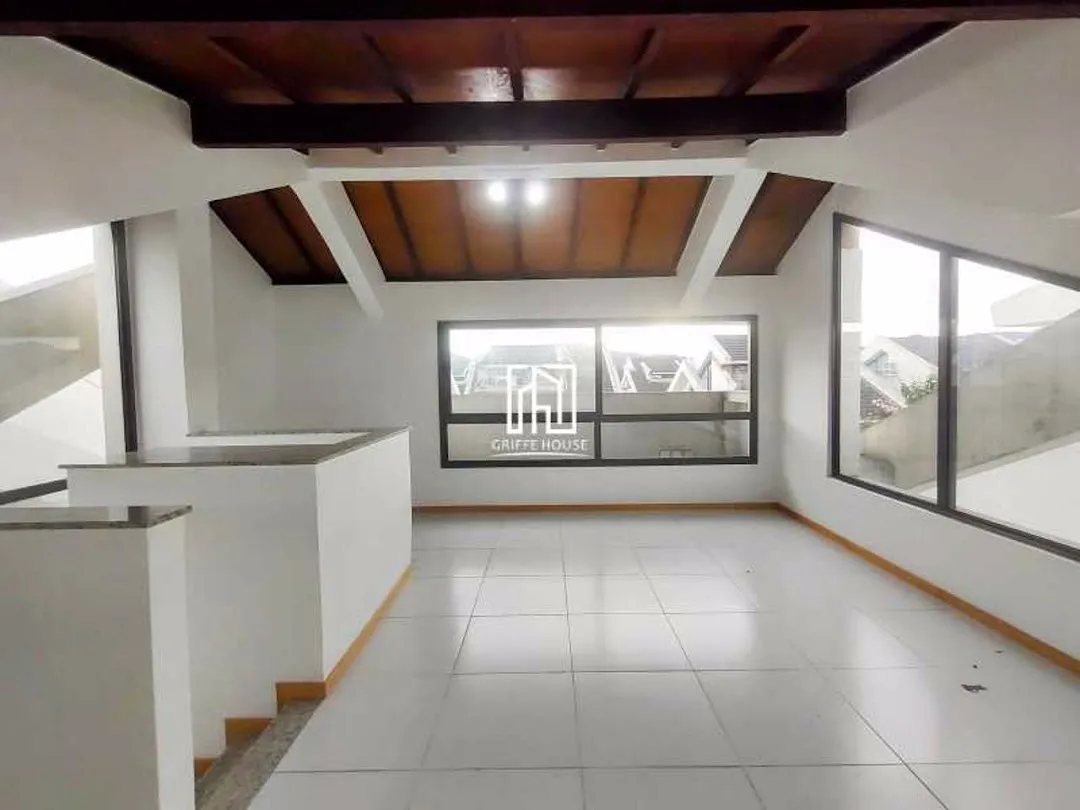 House, 200 m², with a grill on the balcony — photo 25