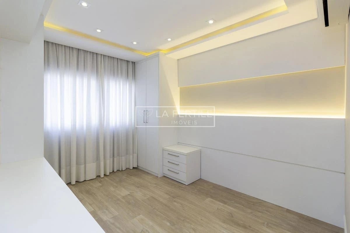 Apartment, 158 m², with a walk-in closet — photo 25