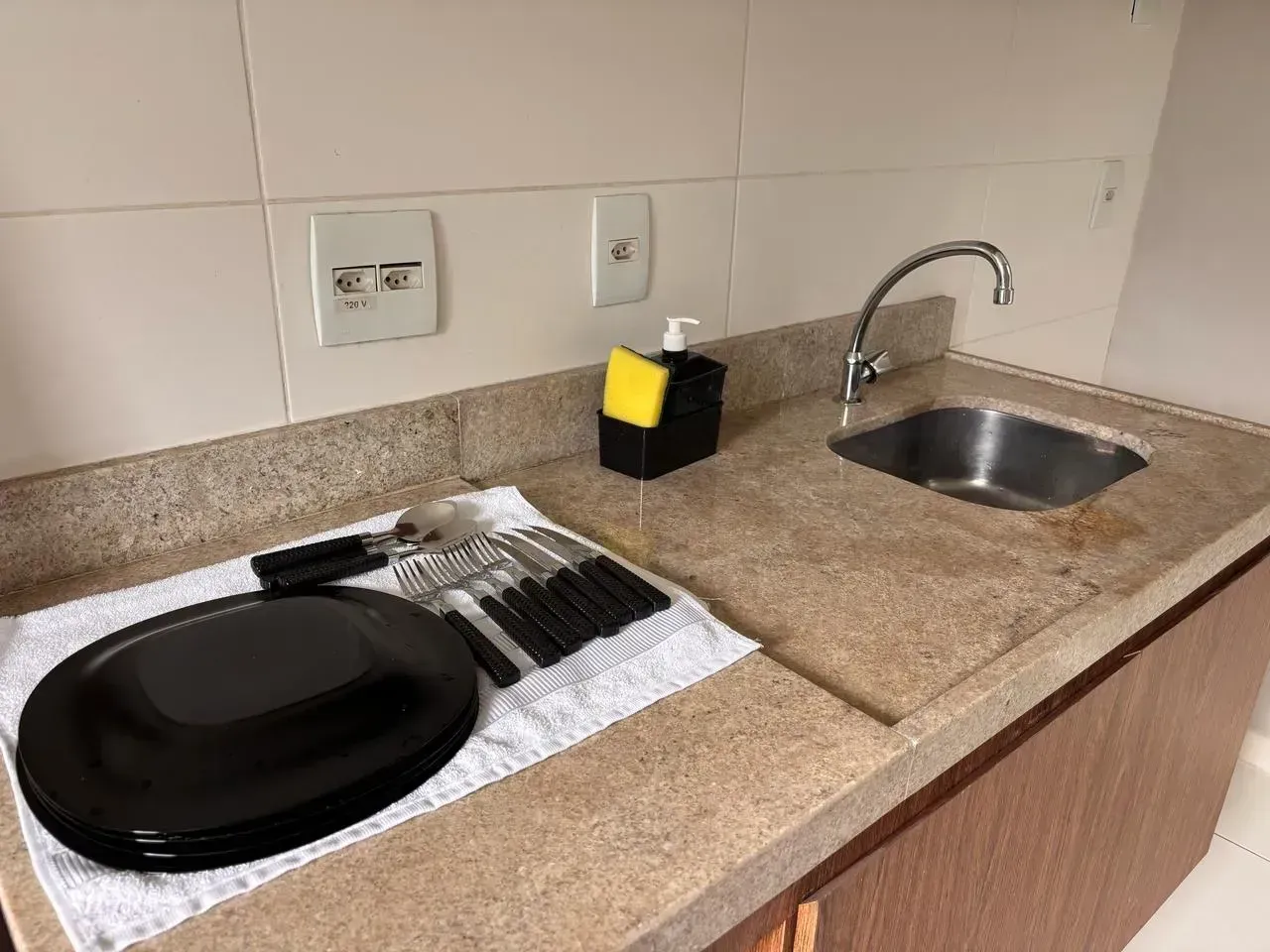 Apartamento com 2 quartos e varanda fechada de vidro — photo 26