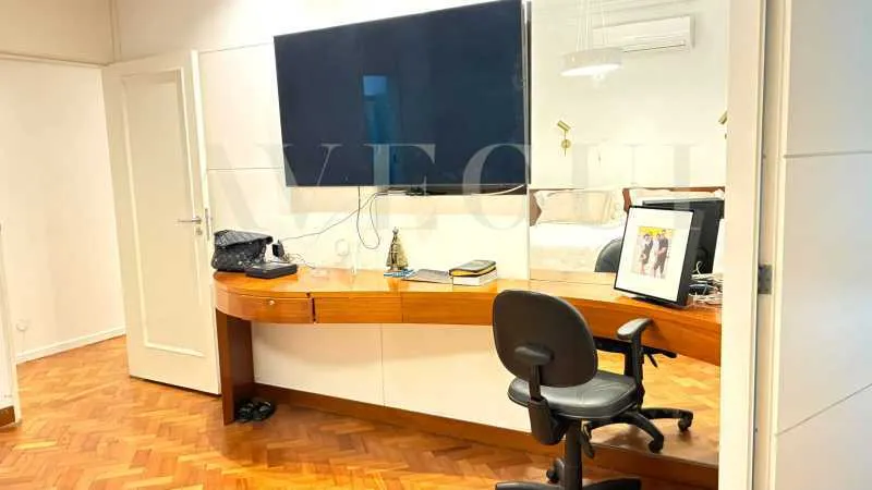 Гардеробна та 3 спальні: квартира 215 м² — photo 17