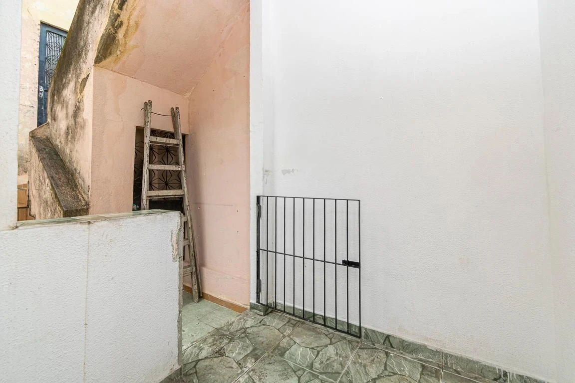 2-bedroom apartment with 1 bathroom, no parking — photo 21