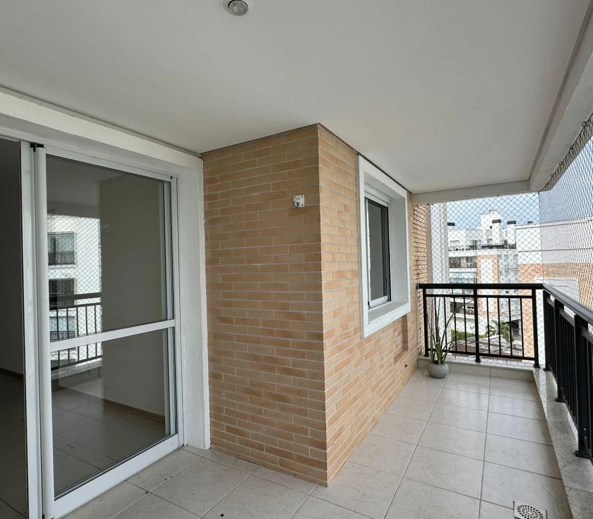 3-bedroom apartment with a water view in Florianópolis — photo 31