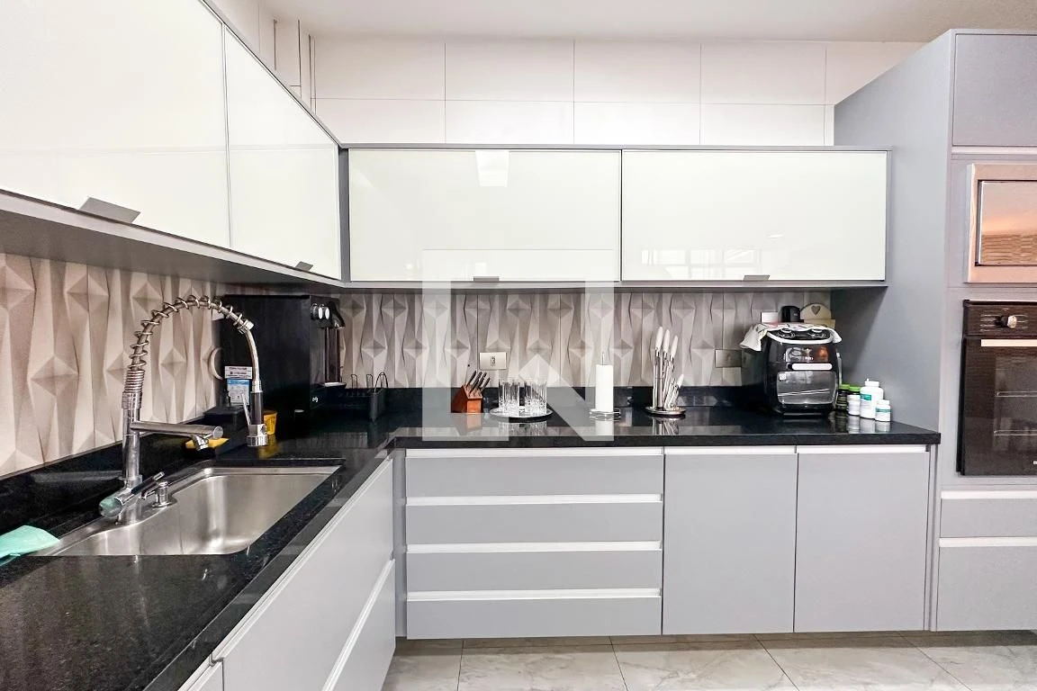 Furnished apartment, 144 m², with a walk-in closet — photo 59