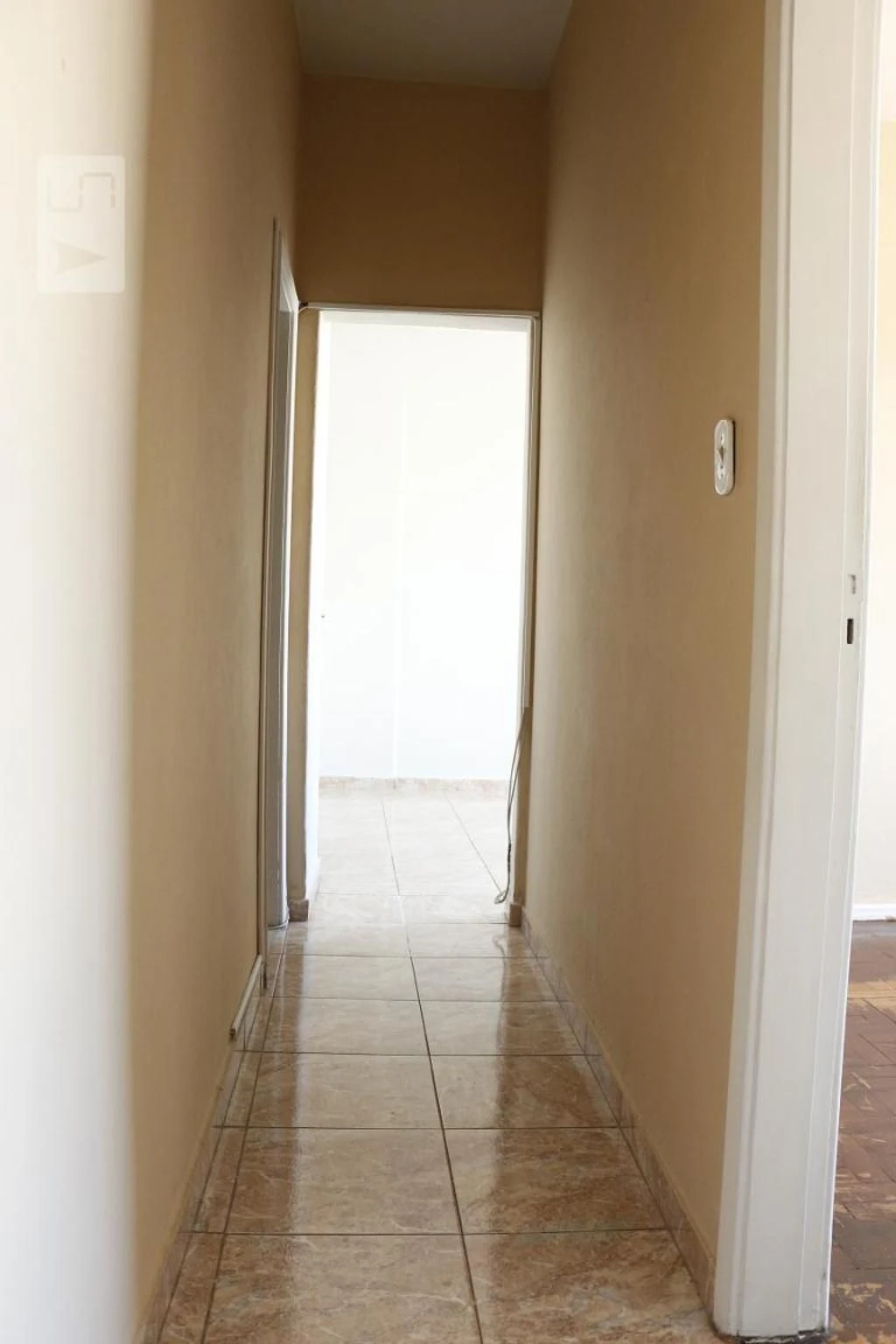 Unfurnished apartment with 2 bedrooms and a private BBQ — photo 2