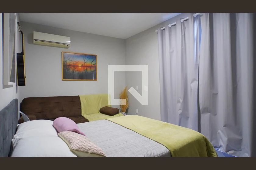House with 5 bedrooms and 3 en-suites with a balcony — photo 7
