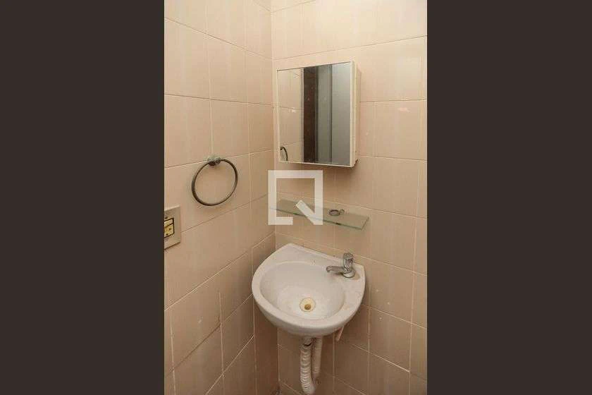 Unfurnished 2-bedroom apartment with separate kitchen — photo 12