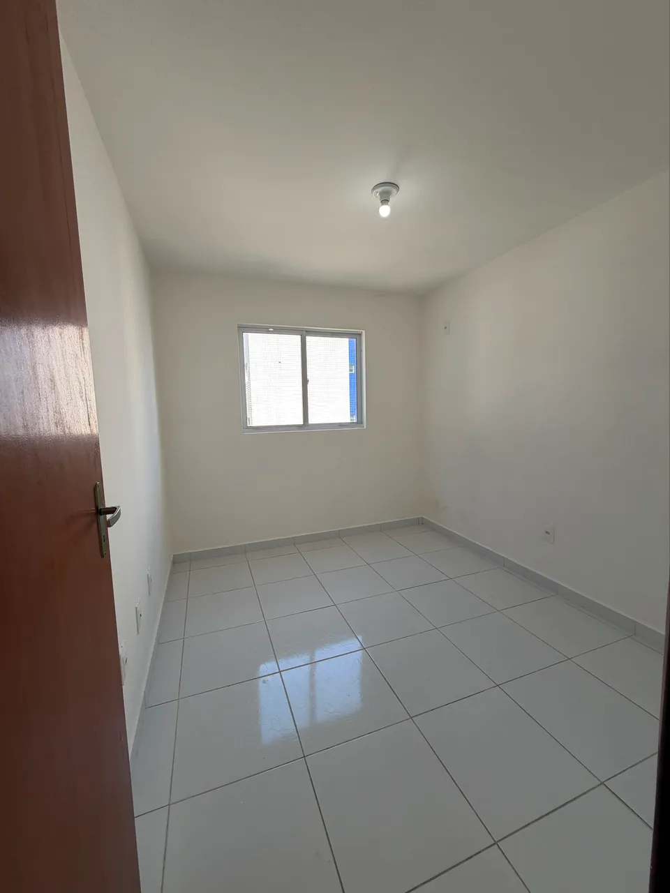 Unfurnished 2-bedroom apartment with 2 bathrooms — photo 3