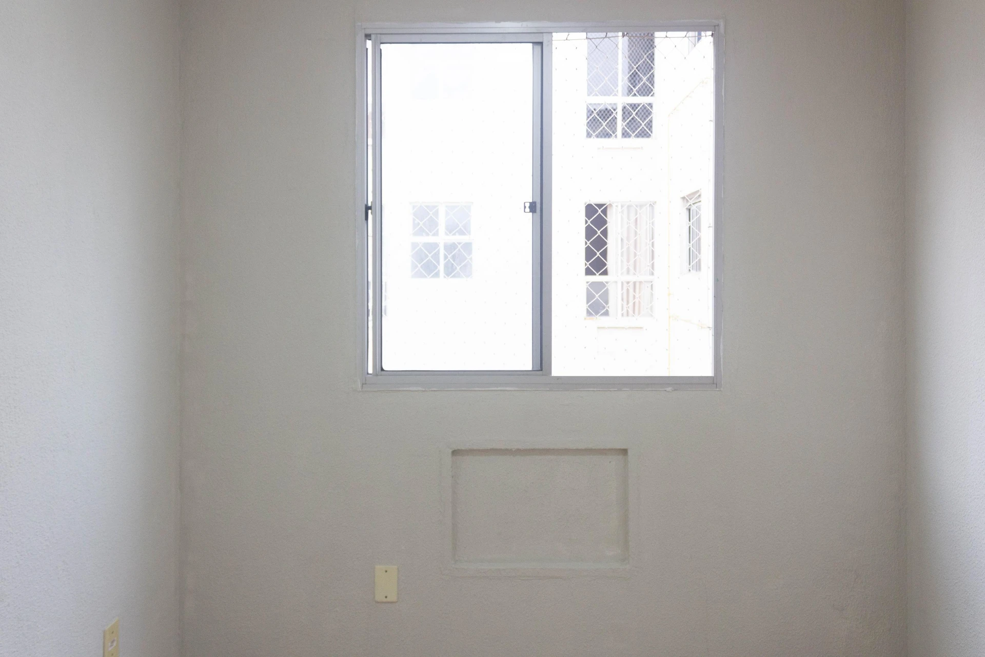 2-bedroom apartment in a building with a pool — photo 36