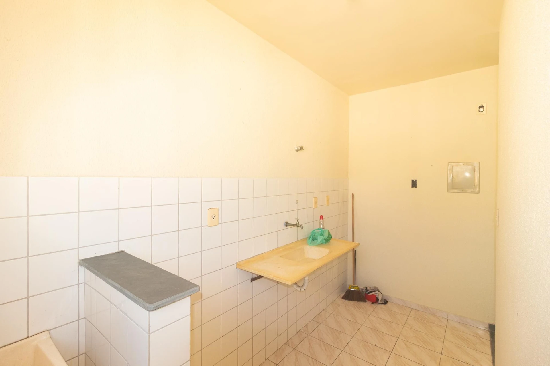 Квартира с 2 спальнями, 1 парковкой и зоной стирки — photo 33
