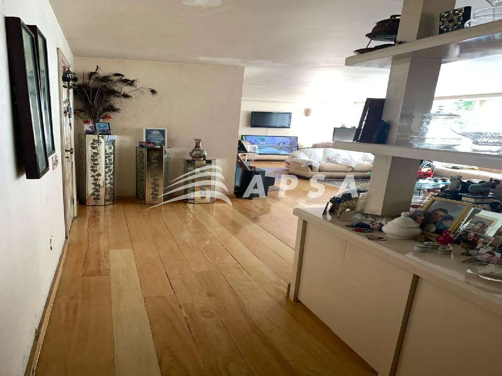 Furnished 4-bedroom apartment, 300 m² and 4 parking spots — photo 13