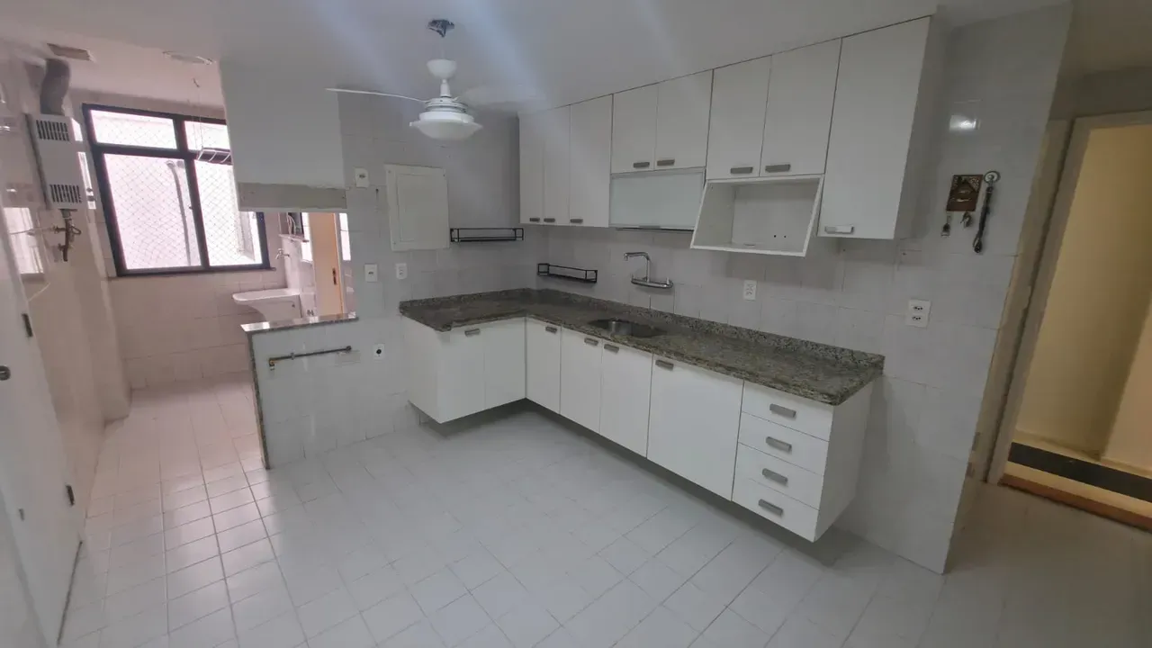 173 m² apartment with a balcony and 3 bedrooms — photo 2