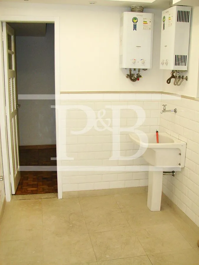 4-bedroom apartment with air conditioning — photo 26