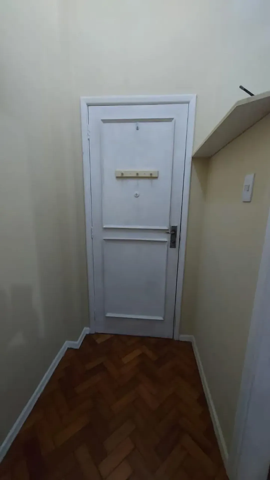 Apartamento mobiliado de 55 m² com 3 quartos e mesa — photo 17