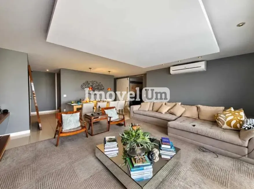 4-bedroom apartment in a building with a tennis court — photo 3