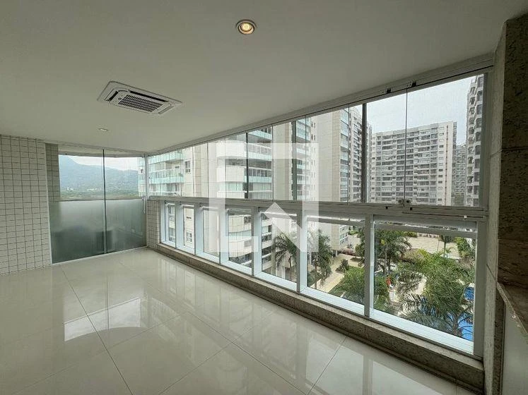 Departamento de 3 dormitorios con balcón cerrado con vidrio — photo 22