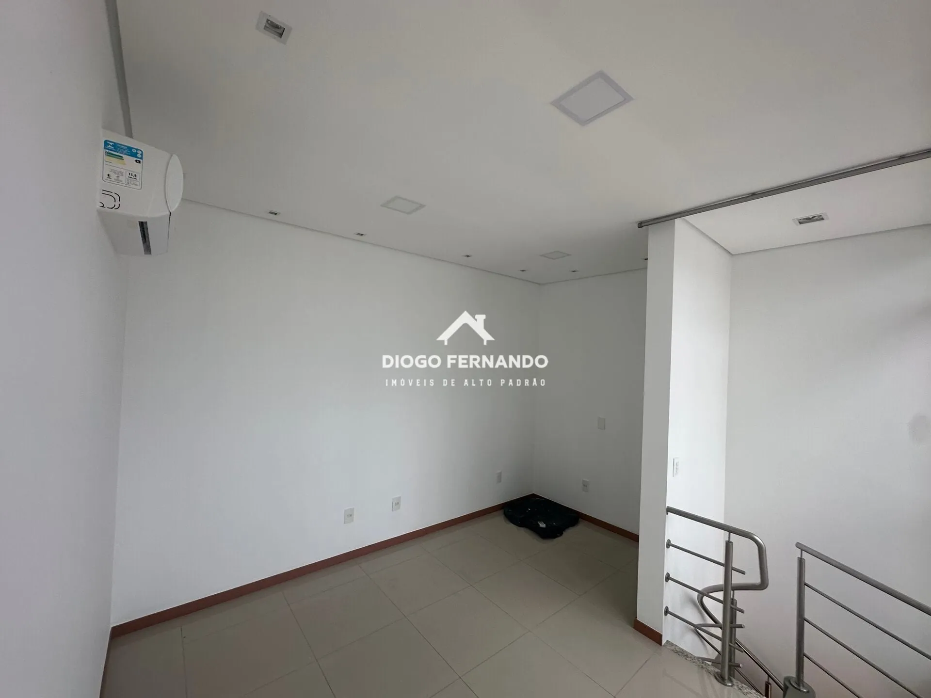 2-bedroom apartment with a glass-enclosed balcony — photo 8