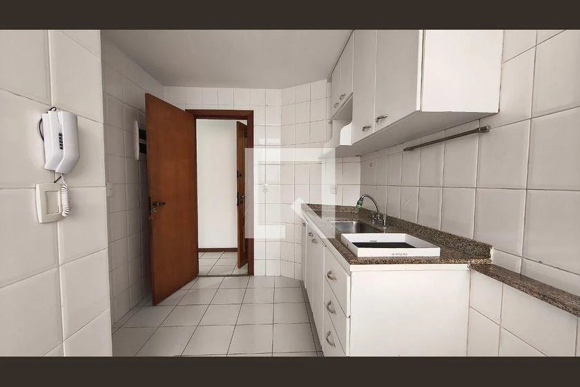 Квартира з 3 спальнями, у будинку є басейн — photo 15