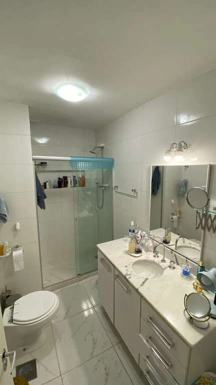 Apartamento de 3 quartos com fogão a gás e móveis — photo 4