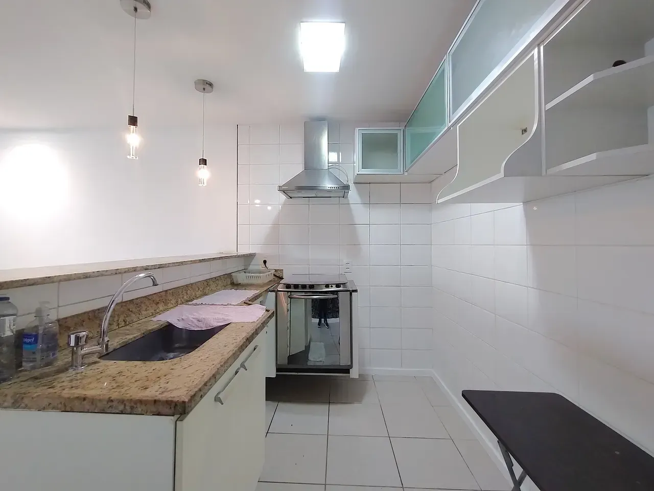 1-bedroom apartment with open-plan gas kitchen — photo 12
