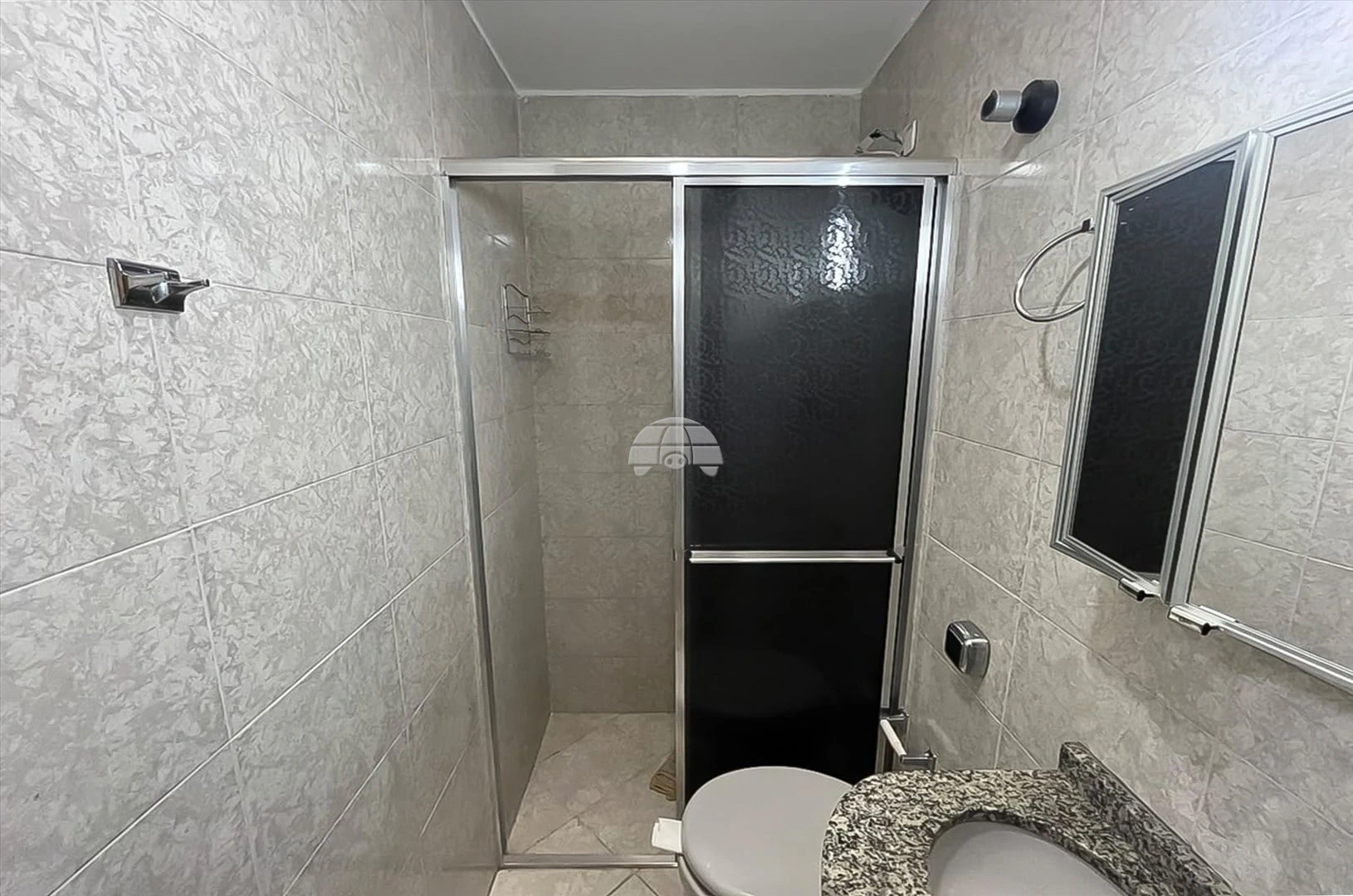 2-bedroom house with a walk-in closet in Curitiba — photo 21
