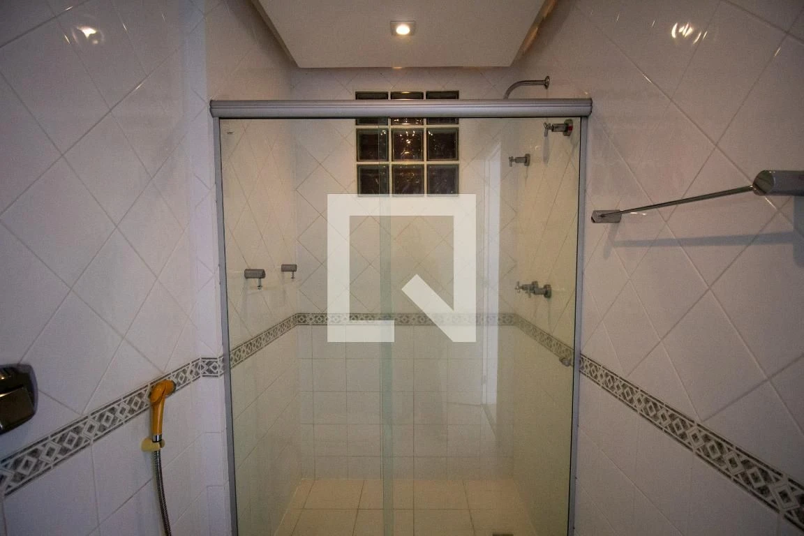3-bedroom apartment with enclosed kitchen and private garden — photo 6