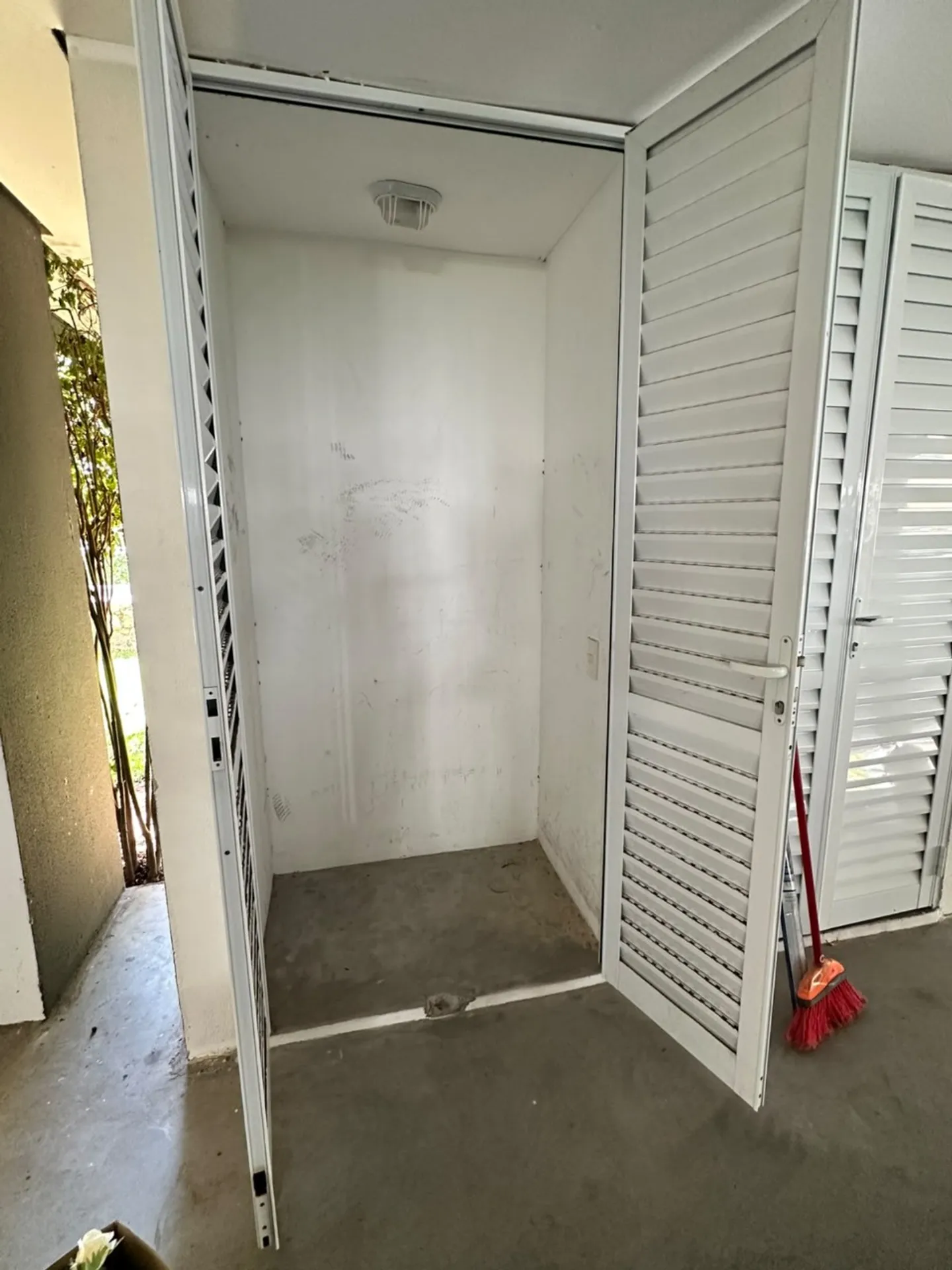 Apartamento amueblado de 2 dormitorios con terraza y parrilla — photo 32