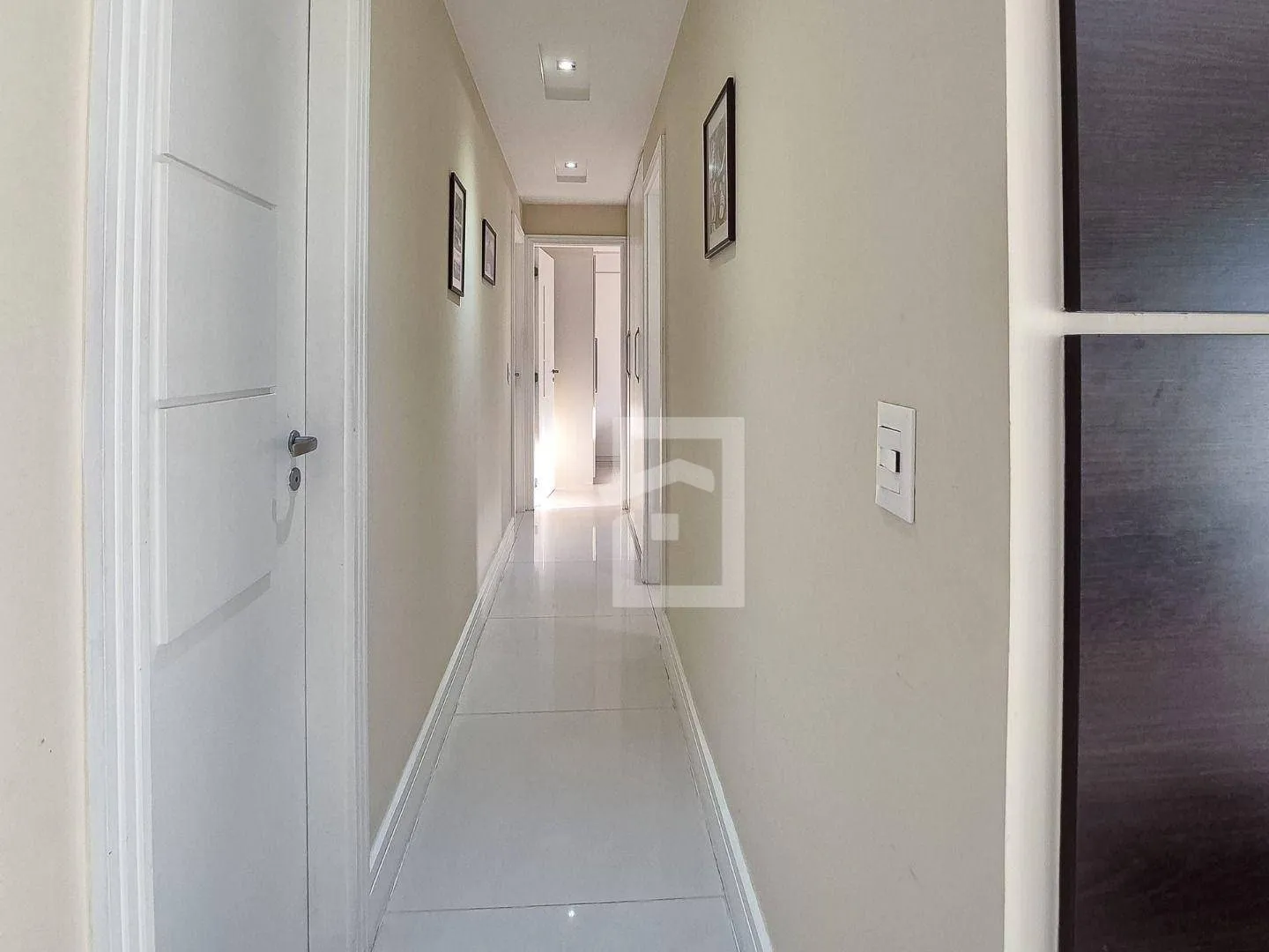 Furnished 235 m² apartment with 4 bedrooms — photo 63
