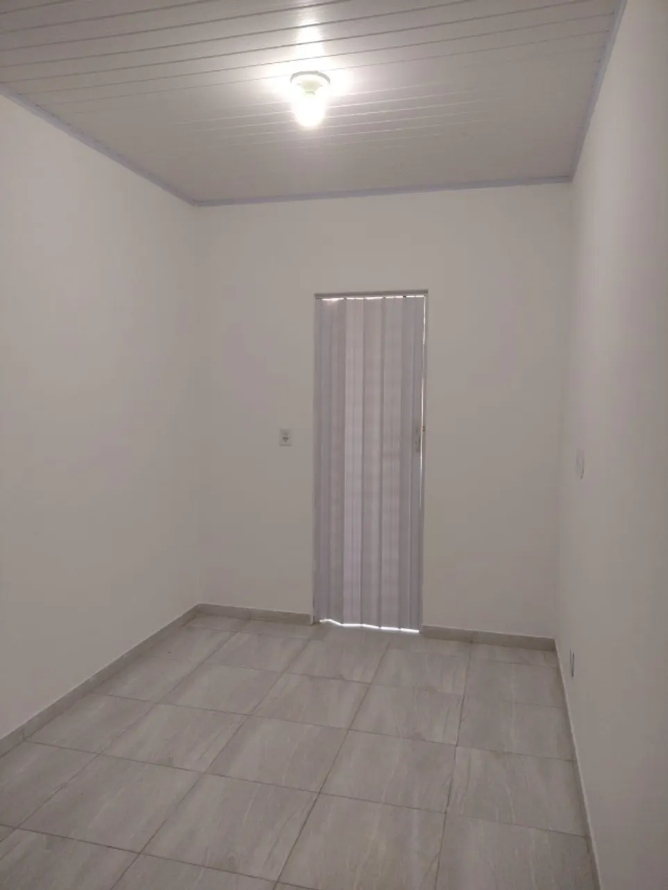 Apartamento sem mobília com 2 quartos e varanda — photo 12