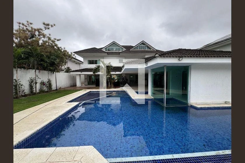 5 quartos e banheira: casa de 1000 m² — photo 13
