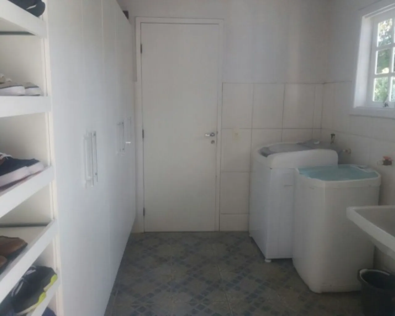 Condo house with 5 bedrooms and separate kitchen — photo 27