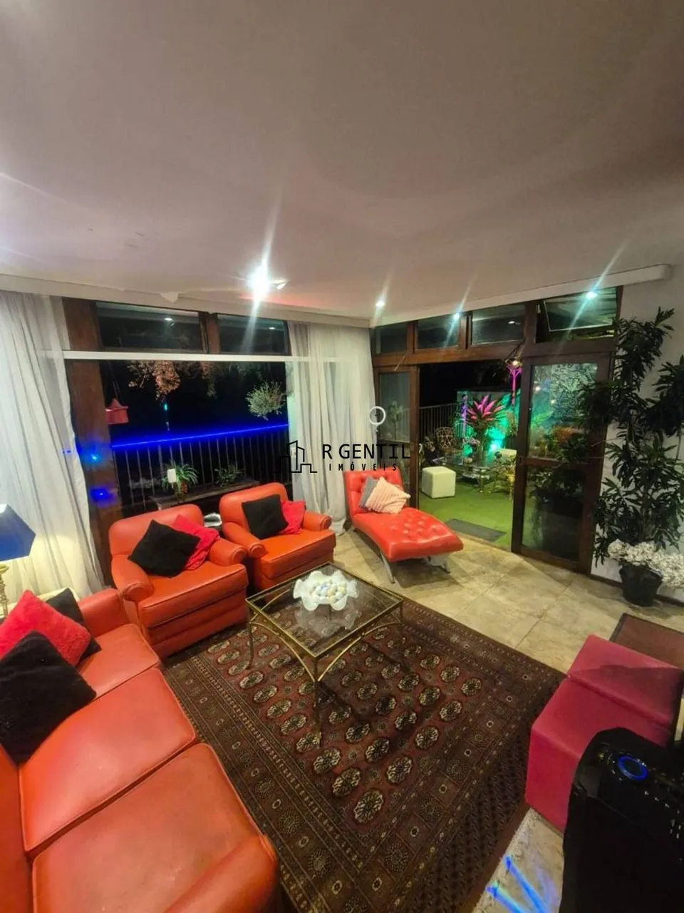 Unfurnished apartment with 3 bedrooms and a balcony — photo 11