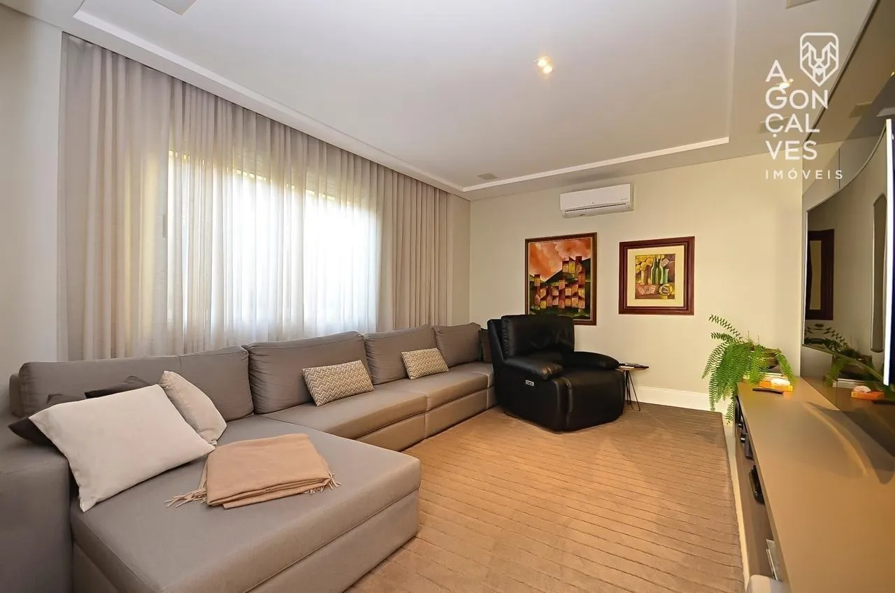 668 m² house with 4 en-suite bedrooms and private garden — photo 8