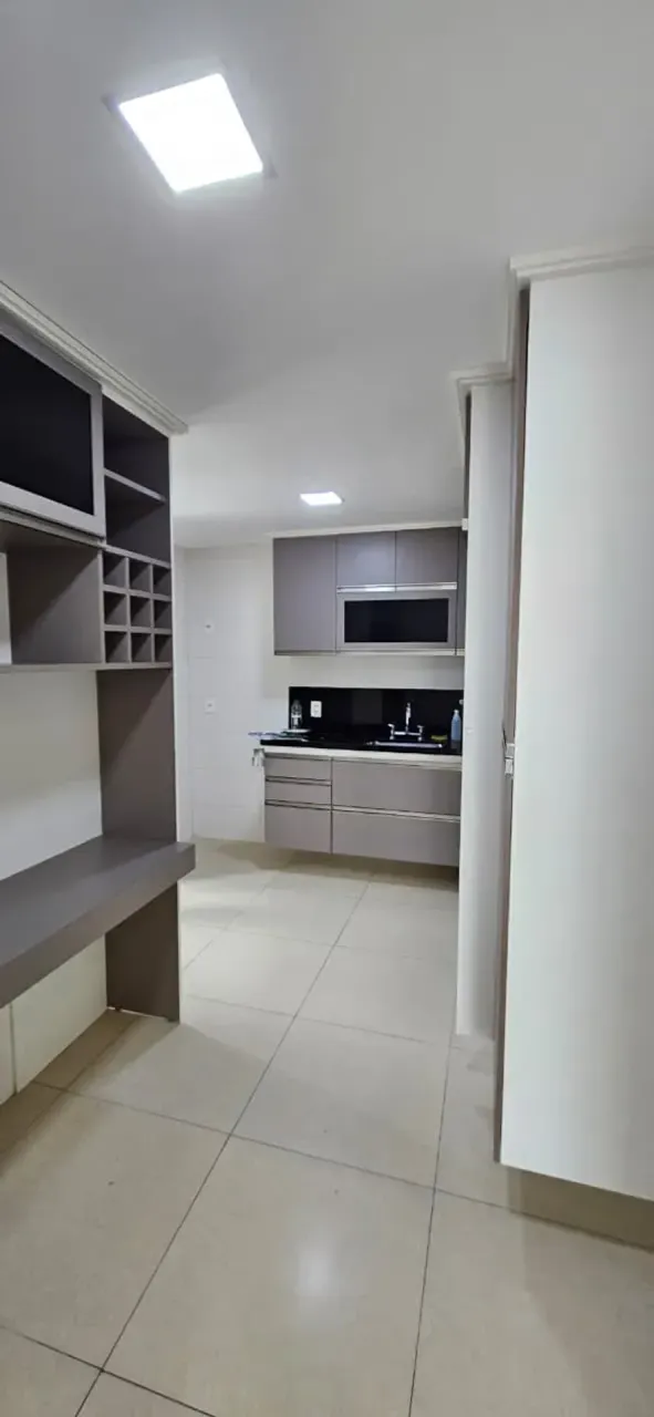 Apartamento con 4 dormitorios y balcón bien cuidado — photo 13