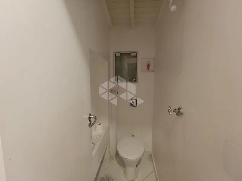 80 m² studio with balcony and air conditioning — photo 13