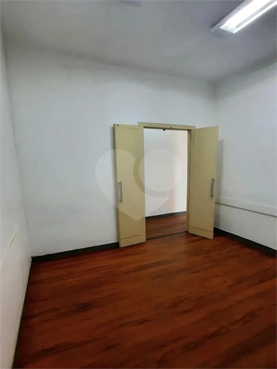 Unfurnished house with 5 bedrooms and 5 bathrooms — photo 7