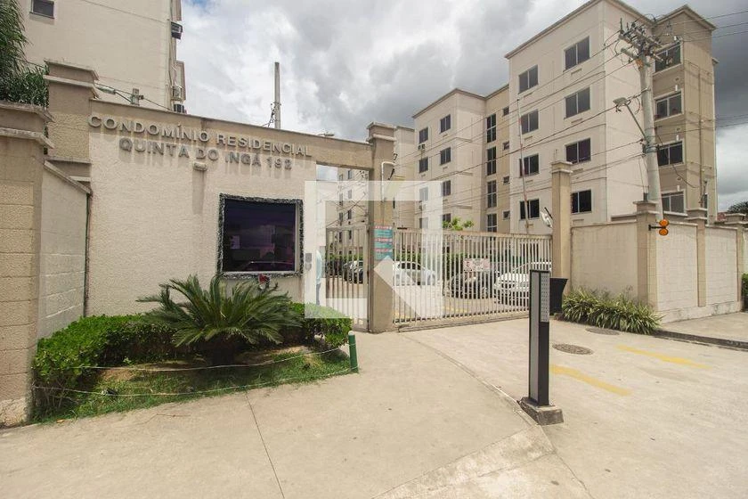 2-bedroom apartment in a building with a pool — photo 27