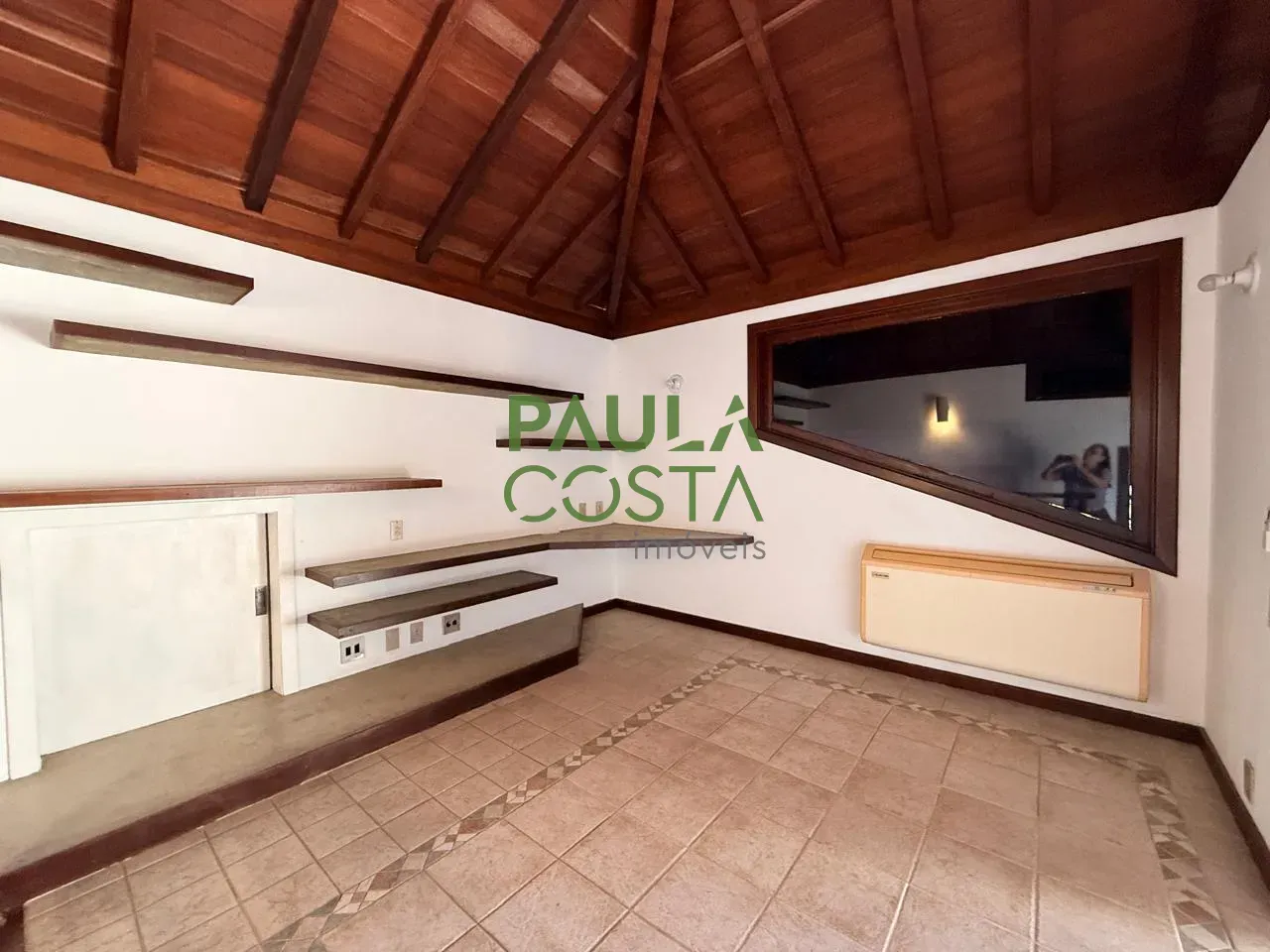 Furnished house with 5 bedrooms and 756 m² plus 4 parking — photo 32
