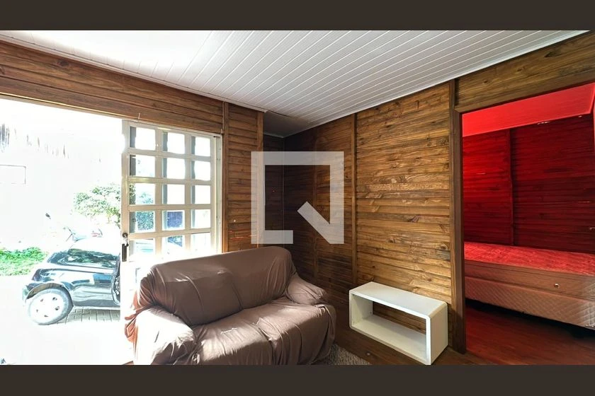 Rental house with 2 bedrooms, 1 bathroom and balcony