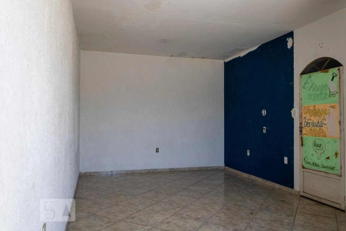 Unfurnished studio with 1 bedroom, 1 bathroom and laundry — photo 18
