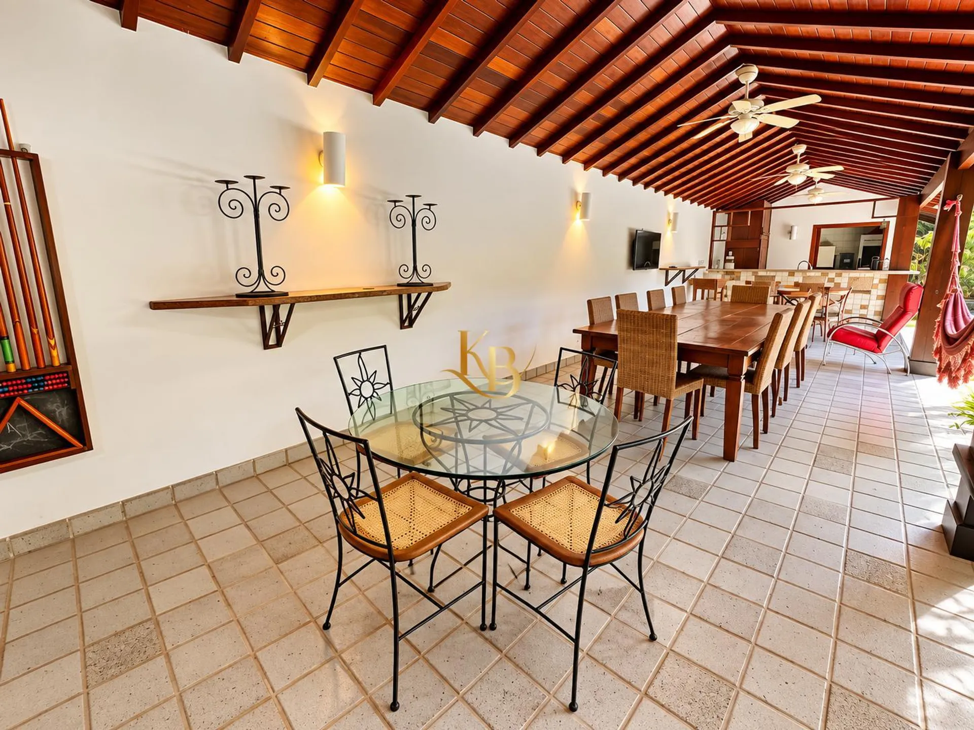 House with 5 bedrooms and a closed separate kitchen — photo 42