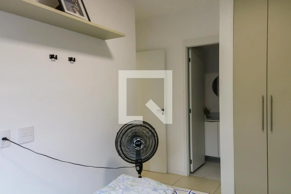 2-bedroom apartment with a home office — photo 39