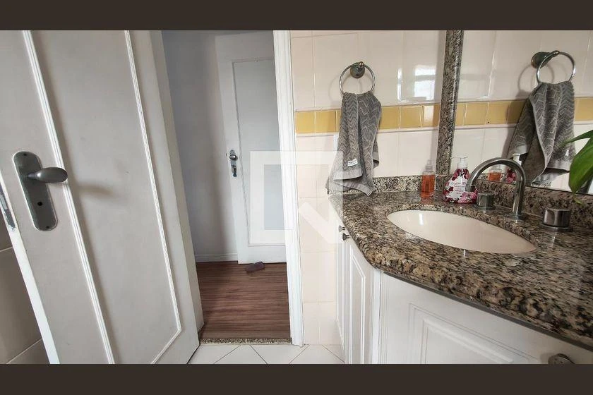 290 m² house with a bathtub and a walk-in closet — photo 28