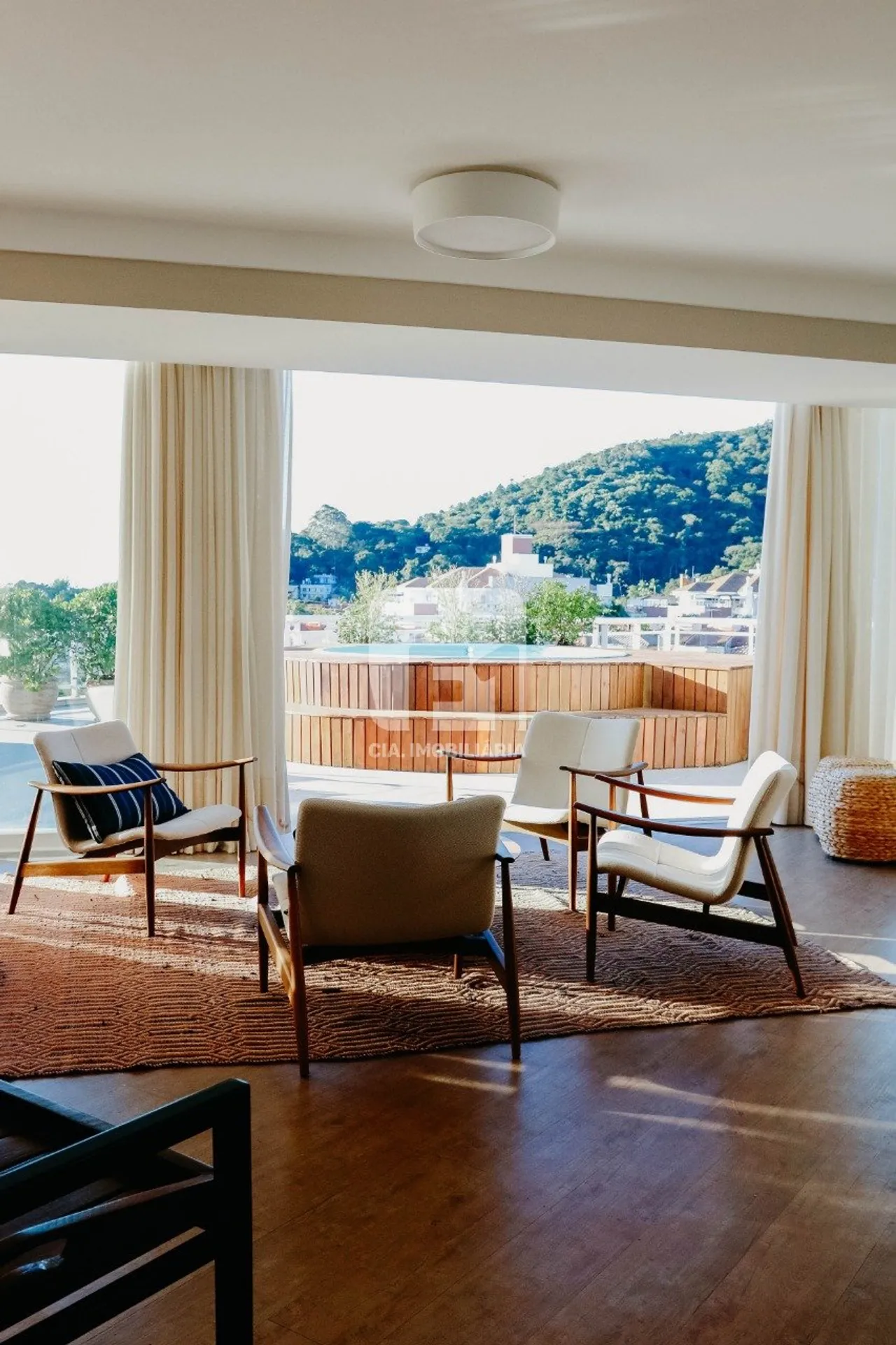 3-bedroom apartment with a private pool in Florianópolis — photo 24