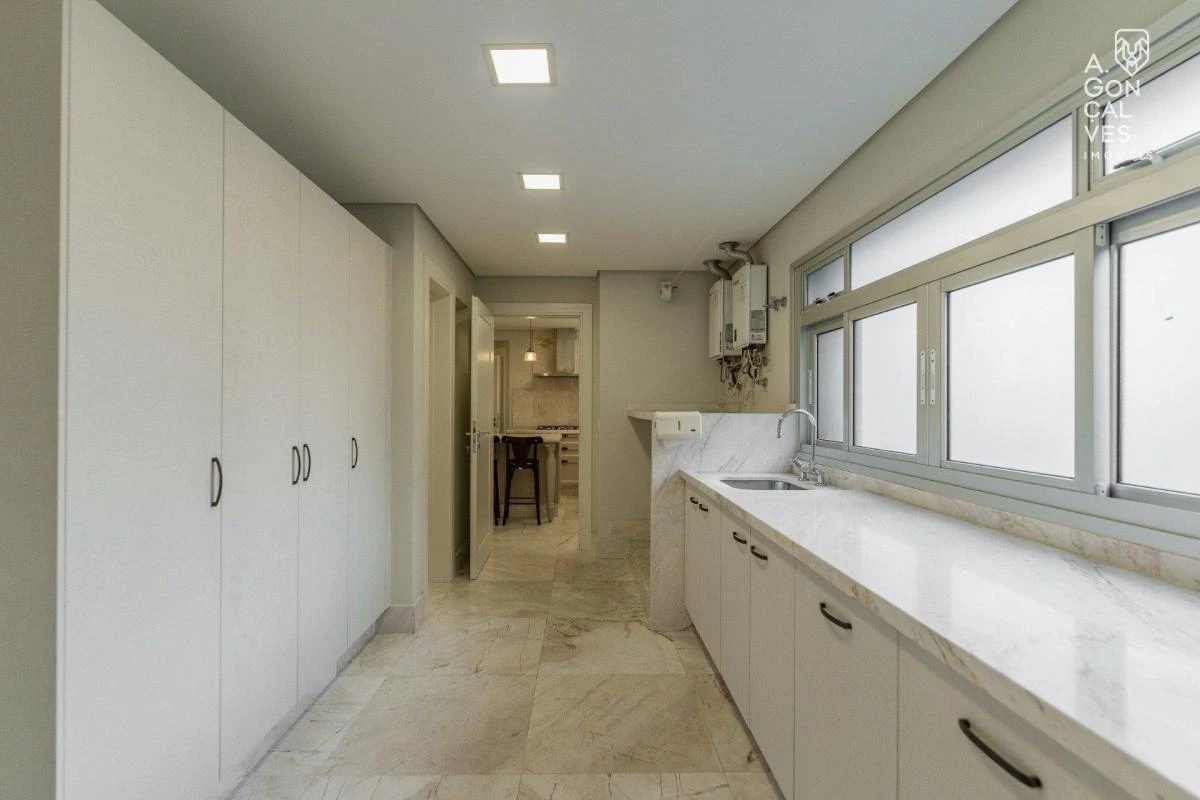 Робоче місце та 5 спалень: квартира 442 м² — photo 23