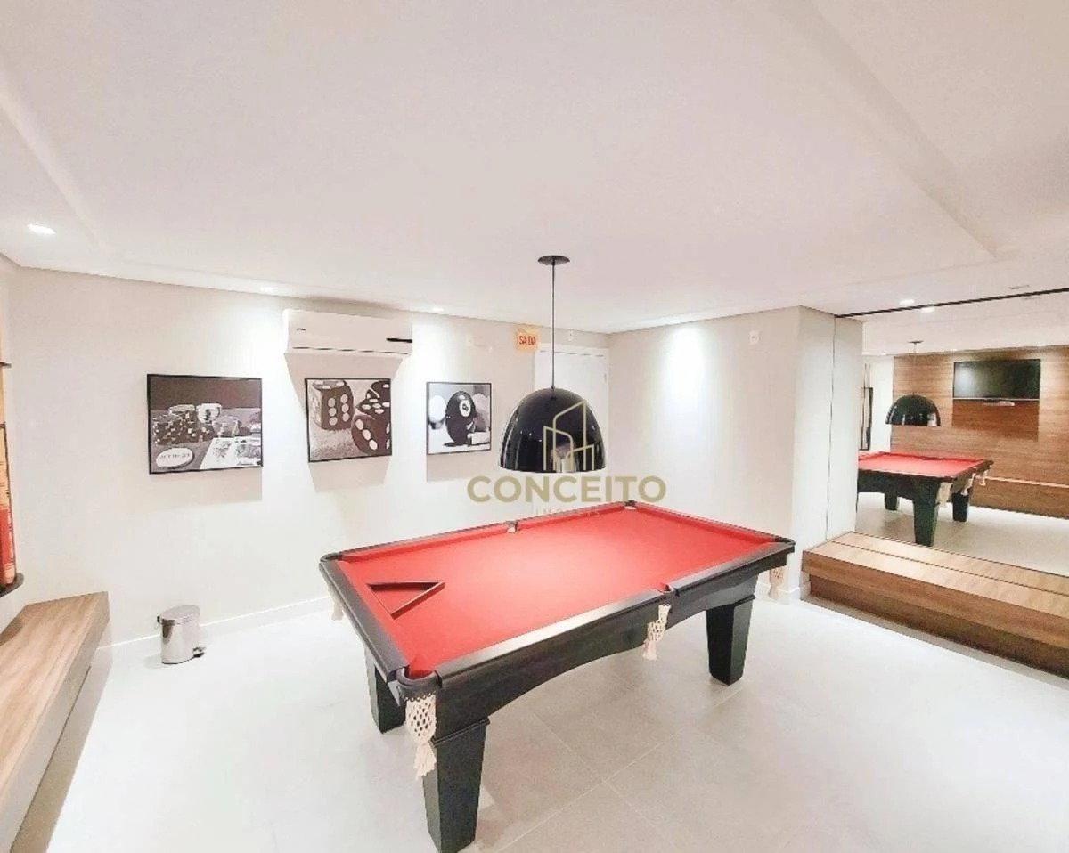 3-bedroom apartment in a building with a pool — photo 7