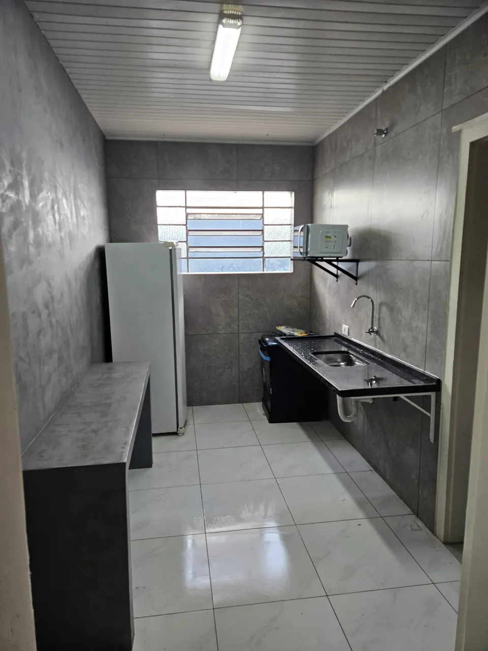 Estudio sin muebles con 1 dormitorio y kitchenette — photo 2