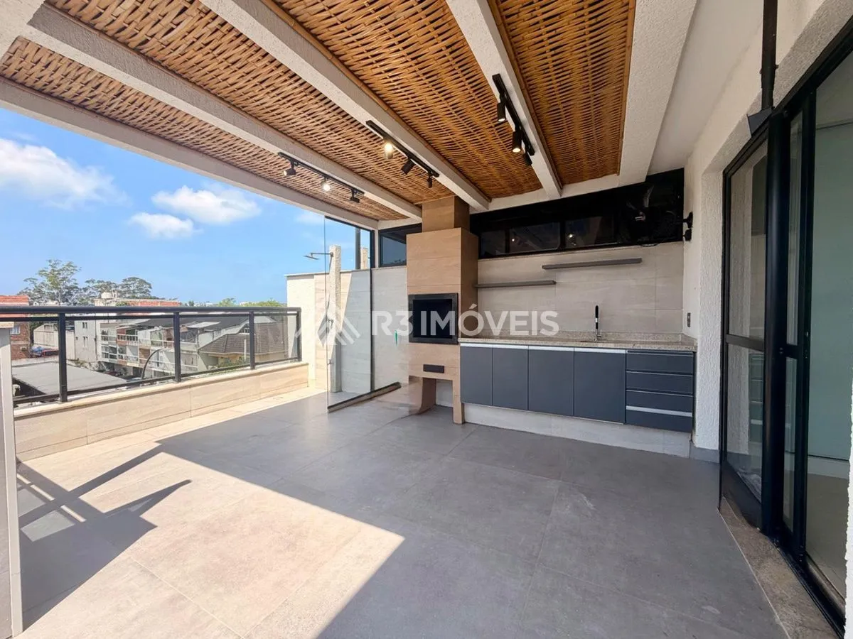 Floor-to-ceiling windows in a 3-bedroom apartment, 160 m² — photo 5