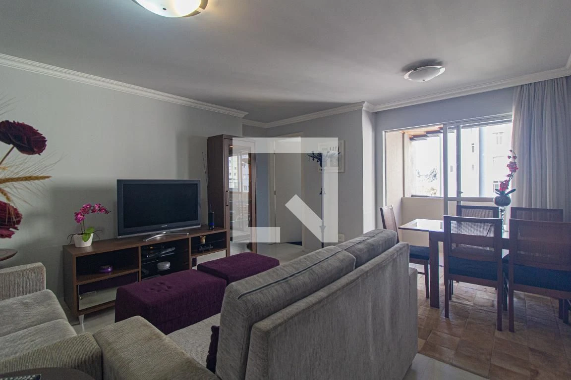 Furnished apartment, 97 m², with a glass-enclosed balcony — photo 10