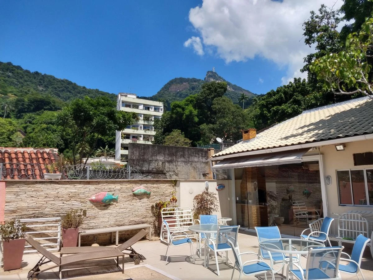 Casa mobiliada com 6 quartos e piscina aberta compartilhada — photo 40